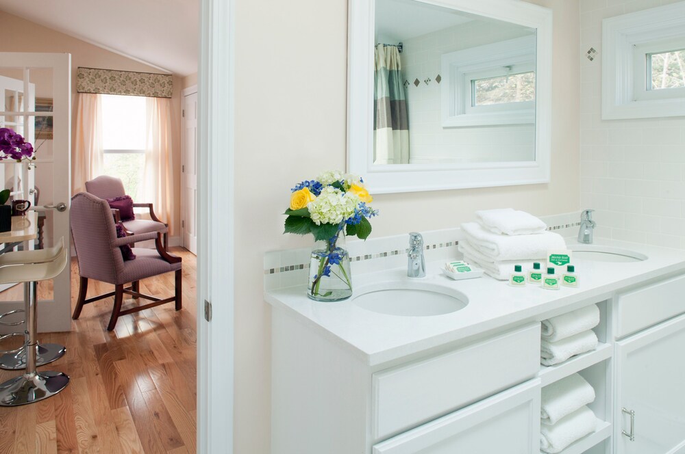 Maine Stay Inn & Cottages - photo 46