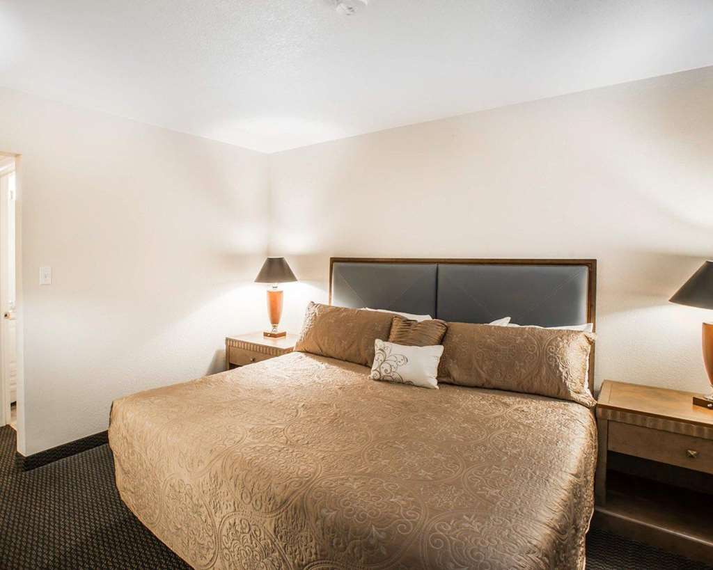 Rodeway Inn Greeley - photo 20