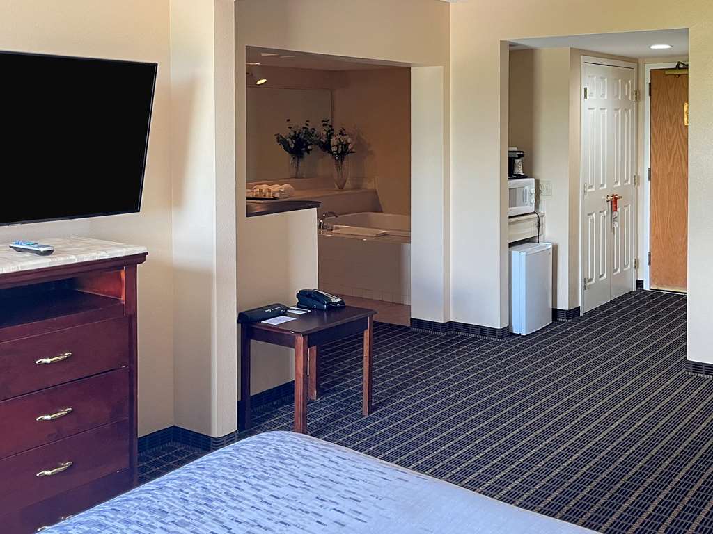 Comfort Inn and Suites Madison - photo 29