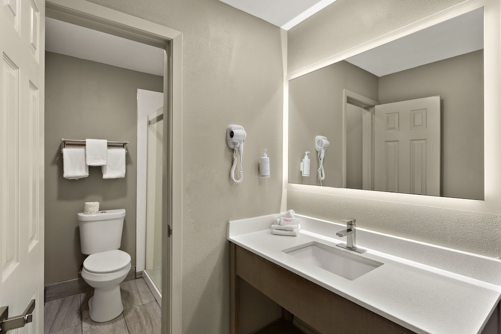 Red Roof Inn Redding - photo 22
