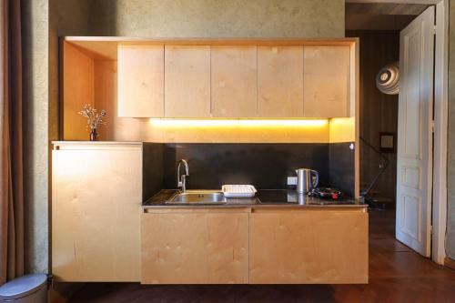 Central Tbilisi Modern 1BR Apt By Wehost