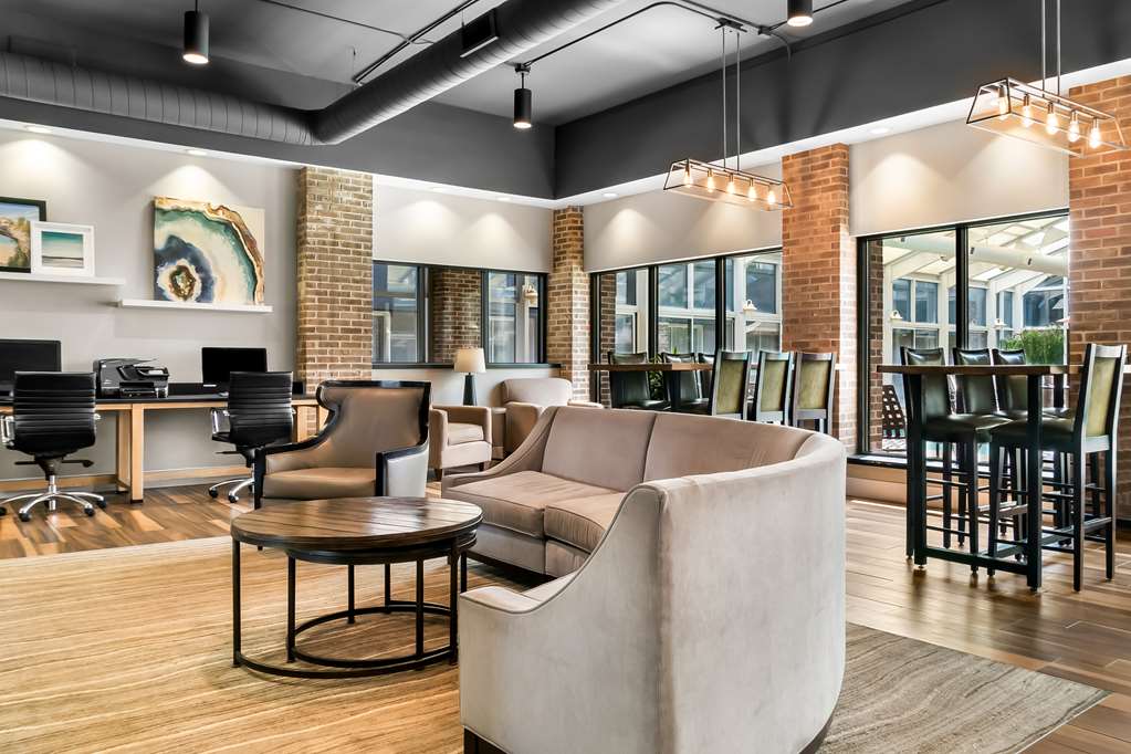 Best Western Okemos East Lansing Hotel & Suites - photo 2