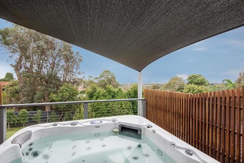 Devon Mt Martha Escape with Spa and Views in Mount Martha, Australia