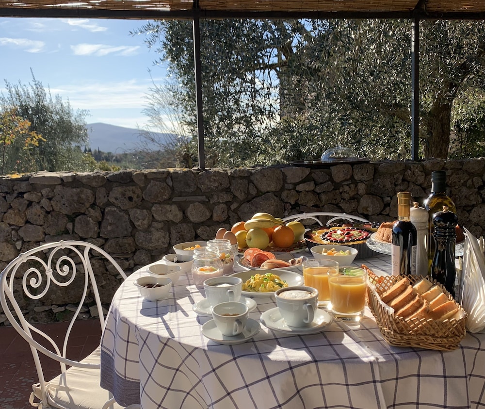 Fattoria Lornano Winery in Monteriggioni, Italy