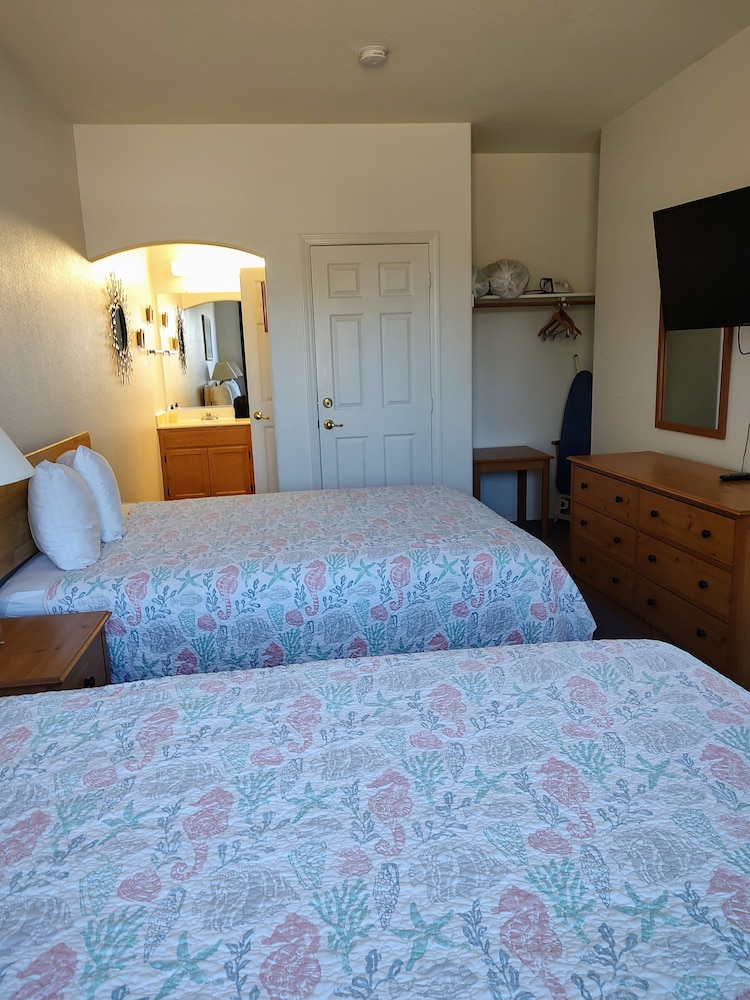 Pacific Plaza Hotel - photo 15