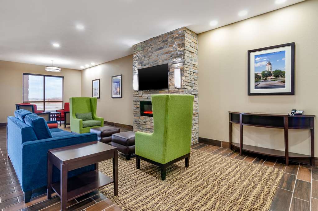 Comfort Inn & Suites Salina North - photo 4