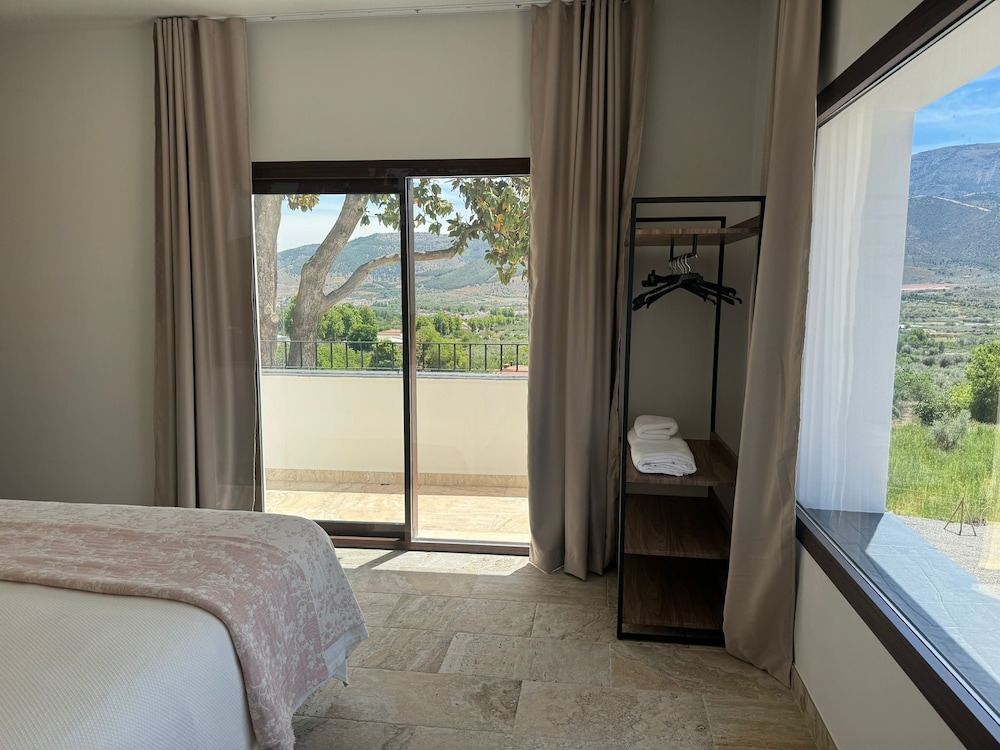 Casa Yanguas Apartamentos Rurales — 4-Star Luxury Hotel in Laujar De Andarax, Spain