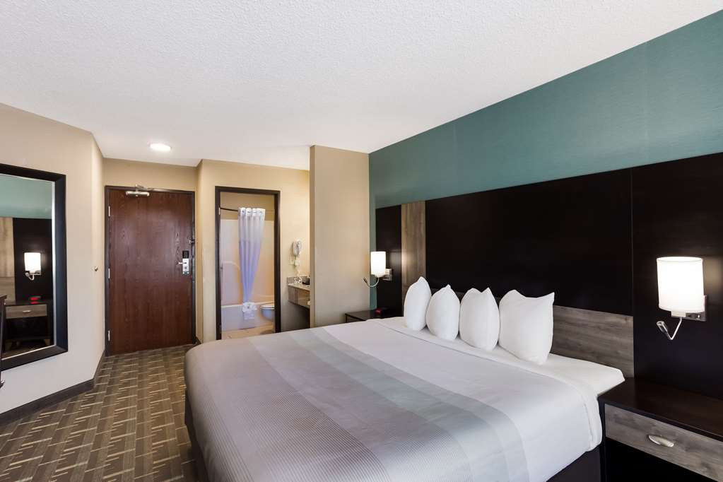 Quality Inn Galesburg near US Highway 34 and I 74 - photo 13