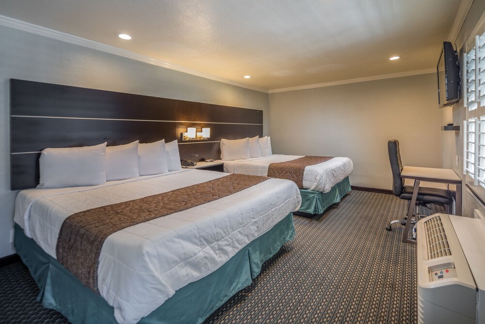 Bayhill Inn - photo 4