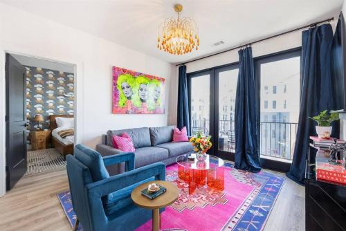 Downtown Midtown Vanderbilt Honky Tonk Party Pad 2 Parking Gym Pool — 4-Star Luxury Hotel in Nashville, United States