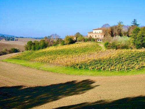 Agriturismo Poggiarellino Montalcino — 4-Star Luxury Hotel in Montalcino, Italy