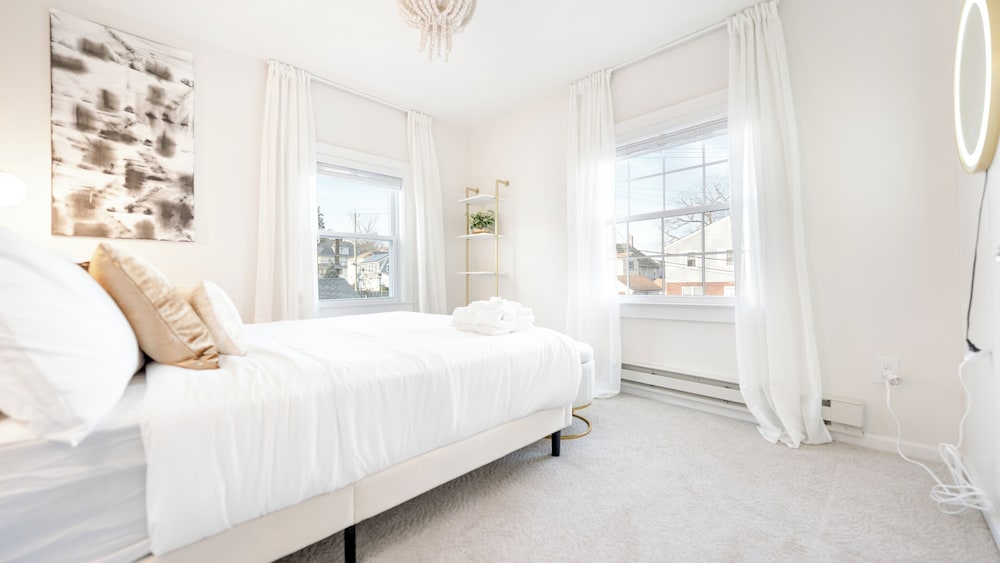 Ultra Modern Luxe Sleek & Stunning Stay — hotel in White Plains