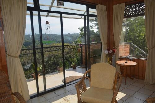 HELFAROAN Spacious Superb panoramic view - carbon neutral hotel in Kandy