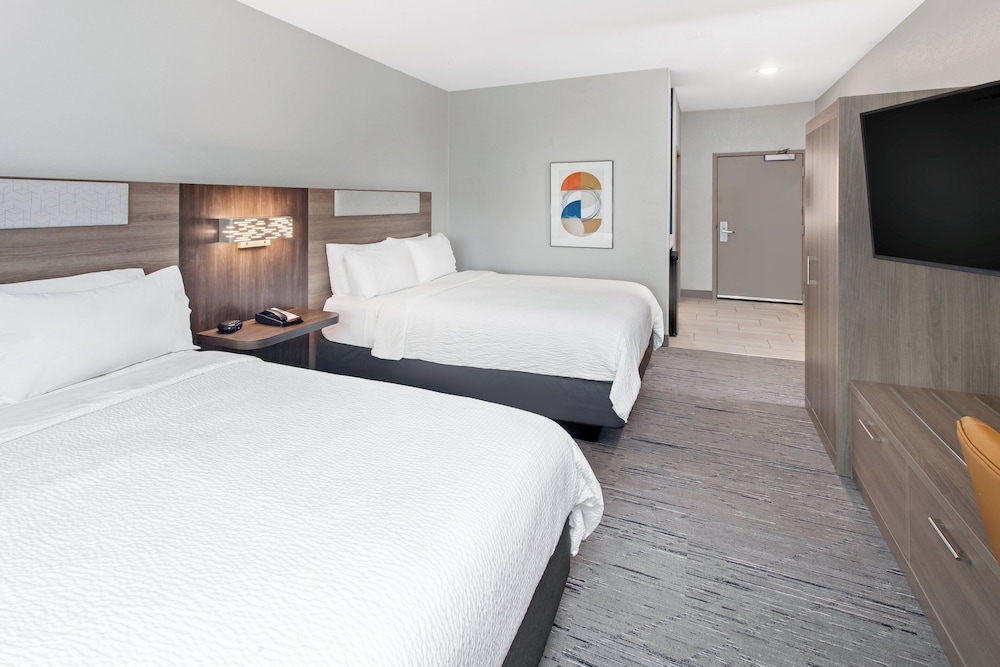 Holiday Inn Express Cleveland Airport Brookpark by IHG - photo 14
