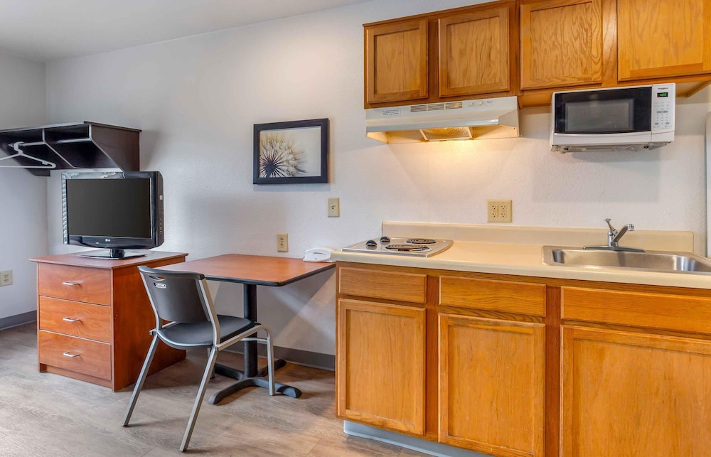 WoodSpring Suites Fayetteville - photo 28