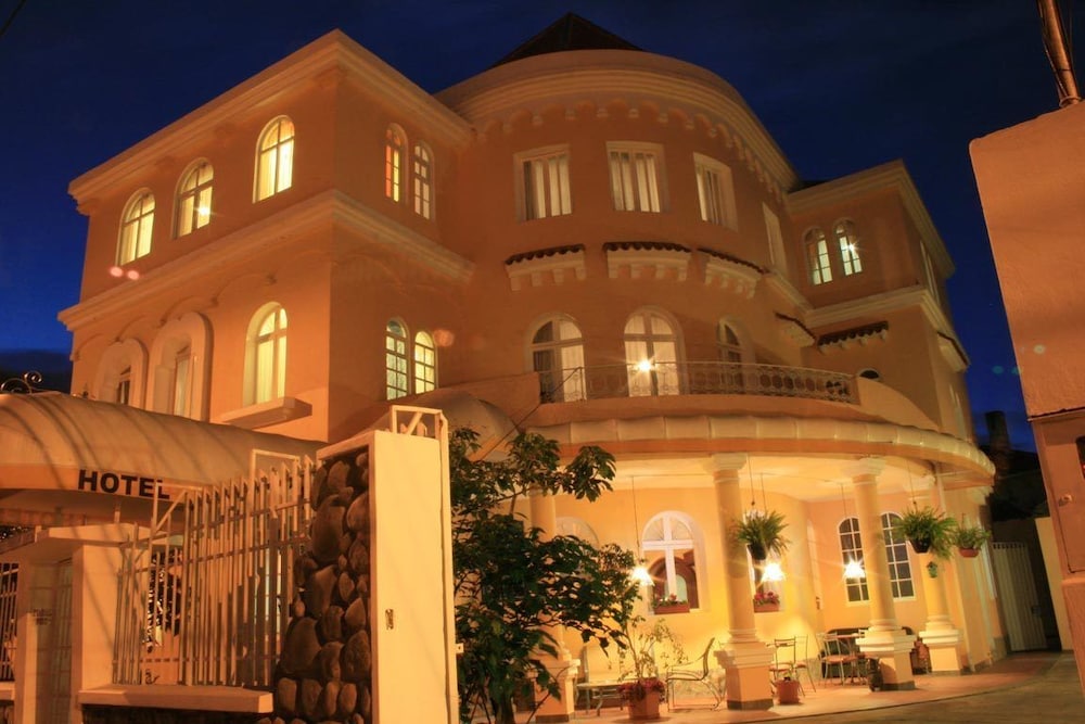 Hotel La Casona - carbon neutral hotel in Cuenca