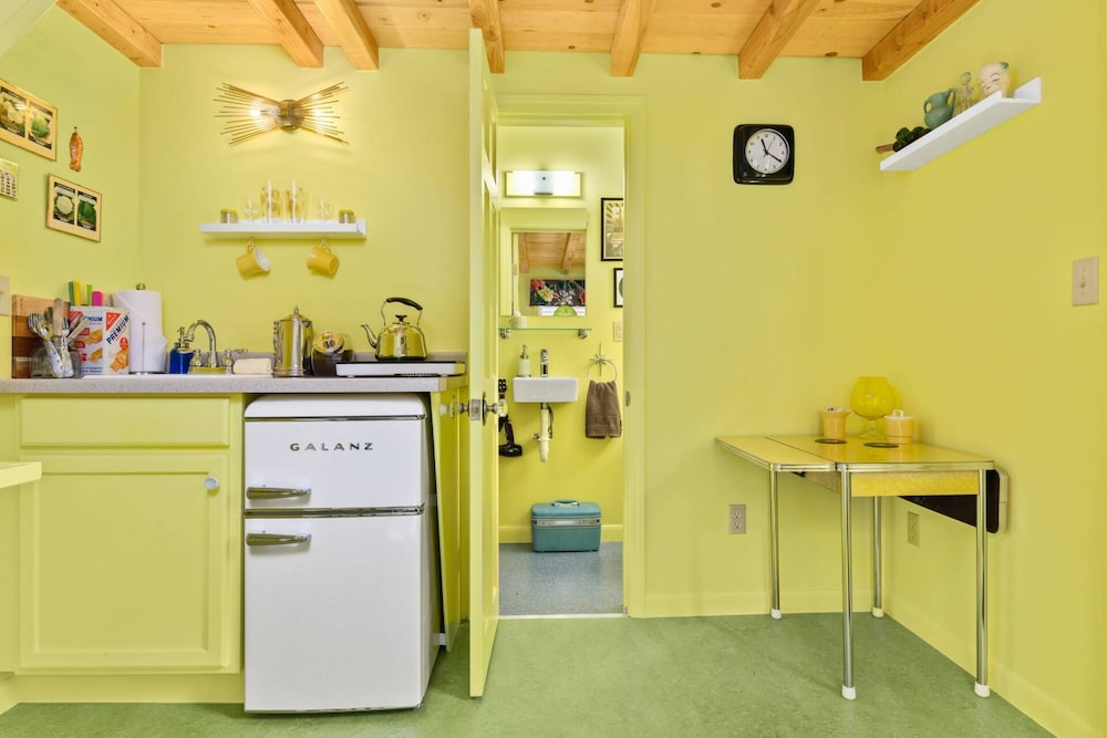 Tiny Digs Hotel of Tiny Houses - photo 4