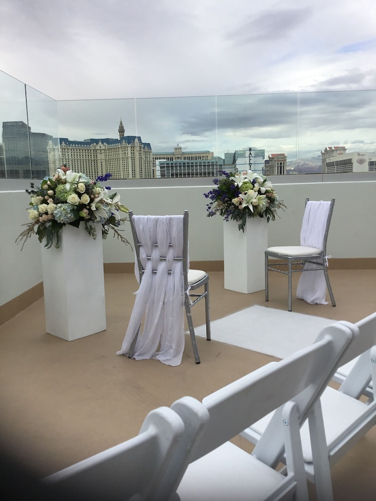 The Platinum Hotel - photo 4