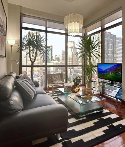 1BR Corner Unit with Balcony — 4-Star Luxury Hotel in Manila, Philippines