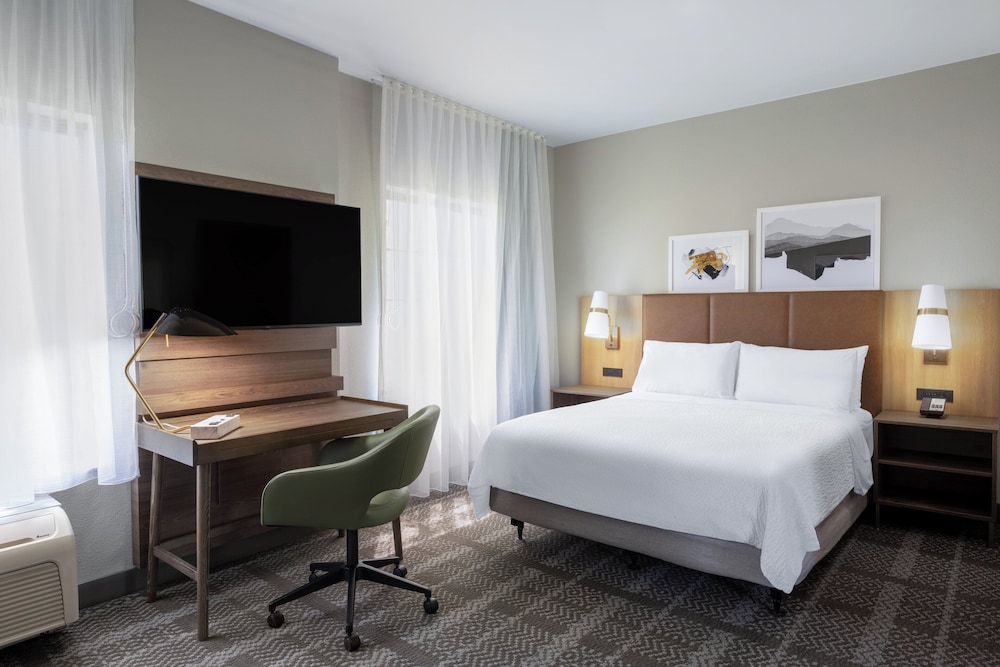 Staybridge Suites West Des Moines by IHG - photo 13