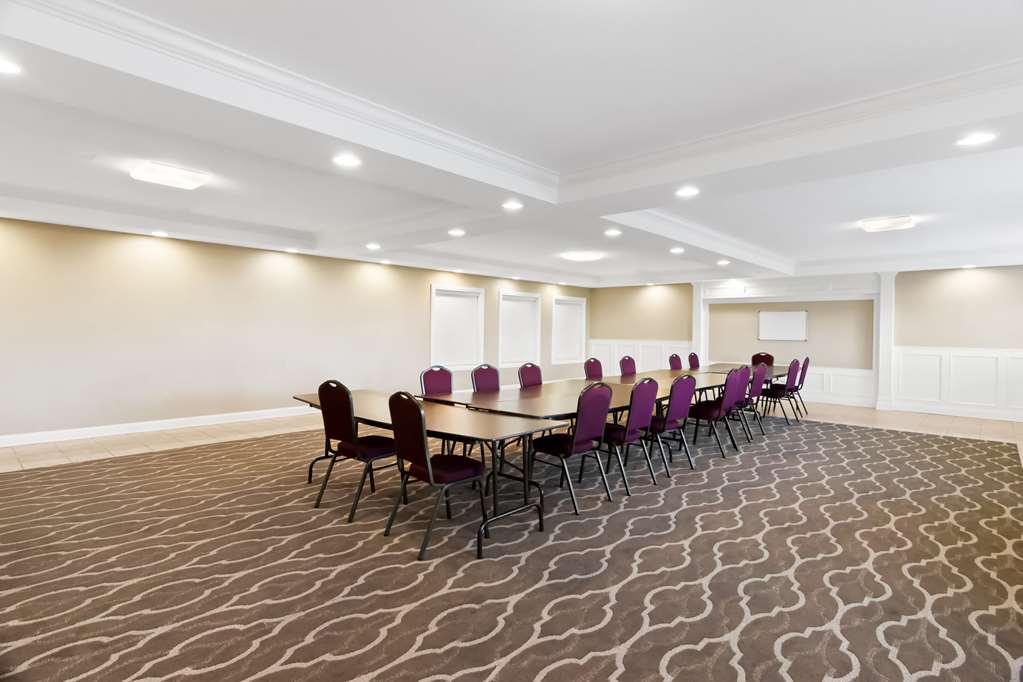 Comfort Inn Hebron Lowell Area - photo 35