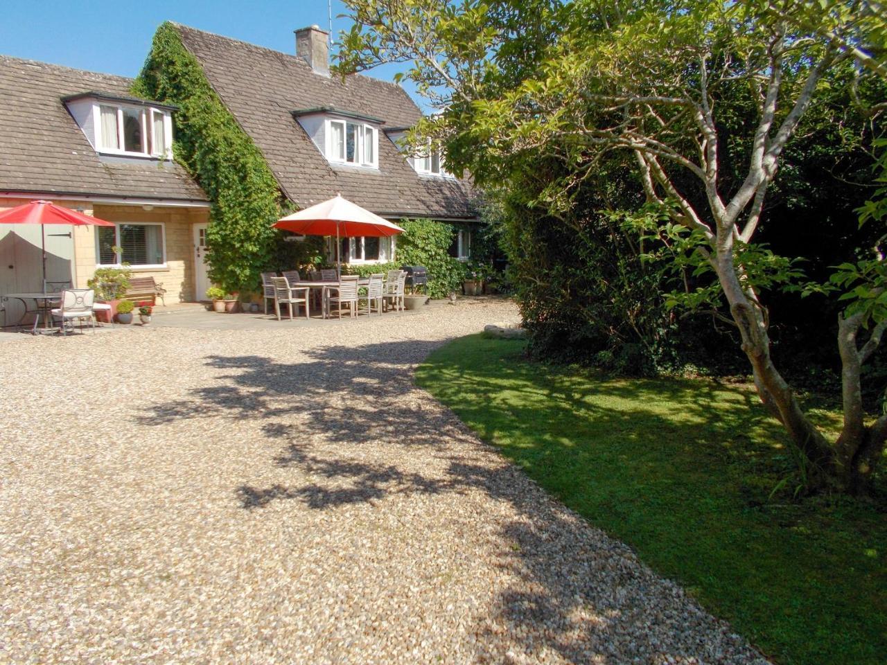 Alderley House — 5-Star Luxury Hotel in Bourton On The Water, United Kingdom
