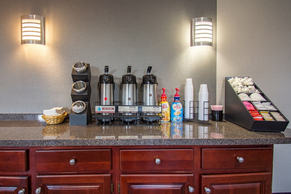 Red Roof Inn Batavia - photo 2