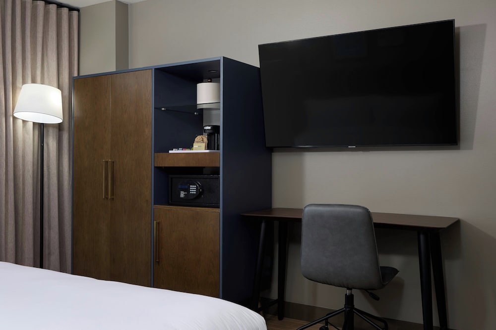 Four Points by Sheraton Englewood - photo 10