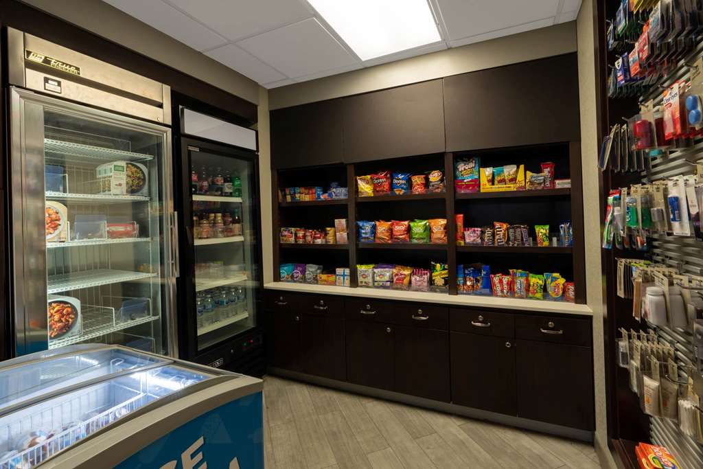 La Quinta Inn & Suites by Wyndham Pueblo - photo 56