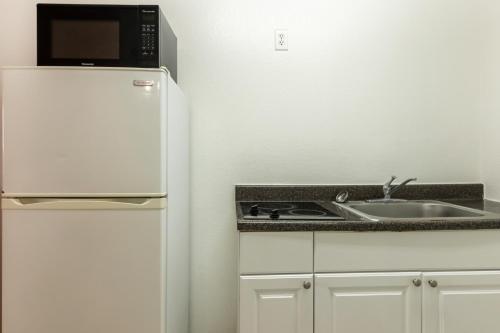 Garden Inn And Suites - photo 8