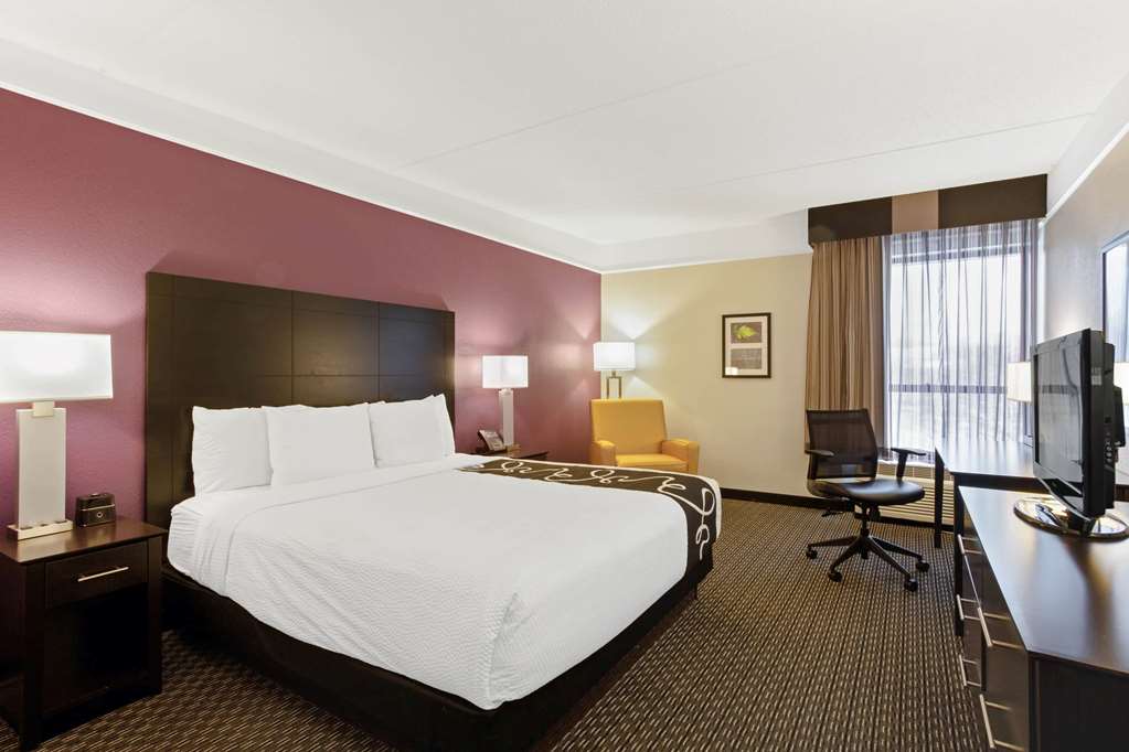 La Quinta Inn & Suites by Wyndham Boston Andover - photo 22