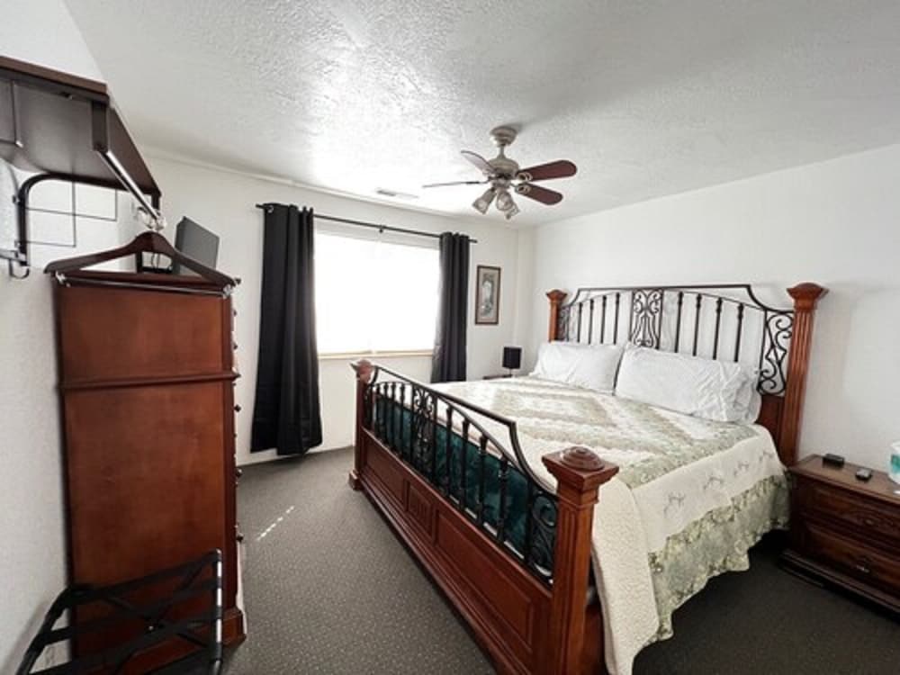 The Snuggle Inn - photo 58