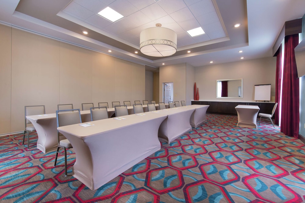 Hilton Garden Inn Bristol - photo 61