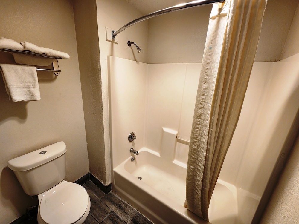 Highland Inn Arlington - photo 19