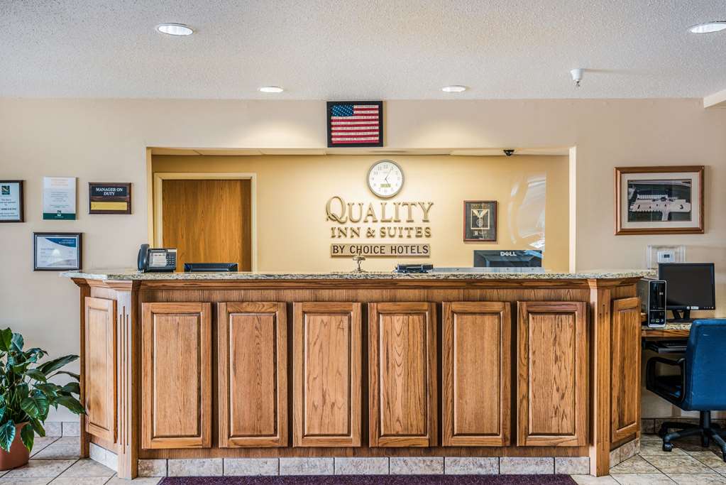 Quality Inn & Suites Eldridge Davenport North - photo 6