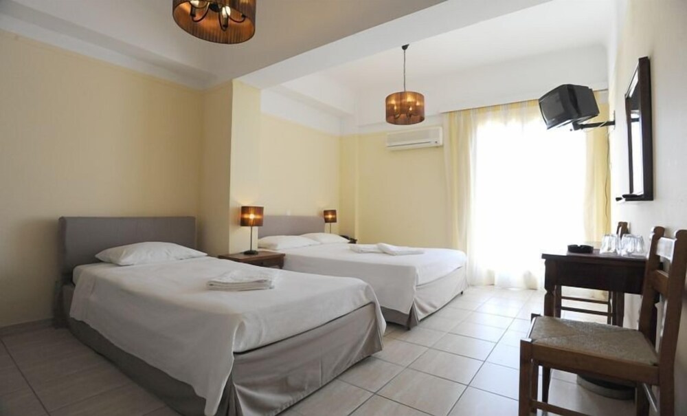 Delfinia Hotel — Tinos — photo 3
