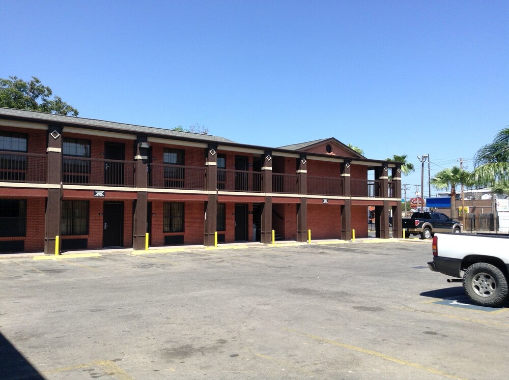 Sky Palace Inn and Suites Laredo - photo 38