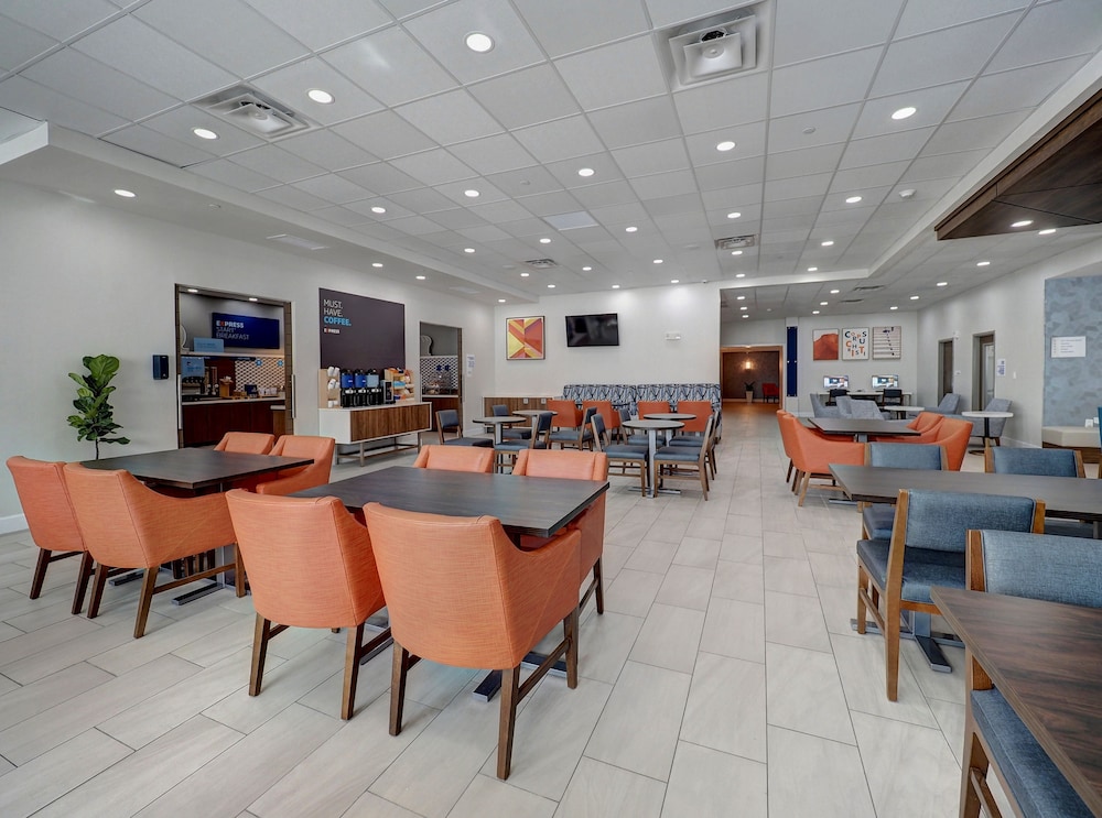 Holiday Inn Express Corpus Christi Beachfront by IHG - photo 52