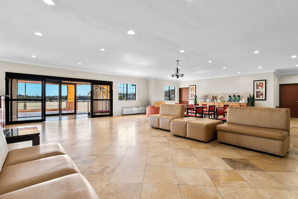 Days Inn & Suites by Wyndham McAlester - photo 3