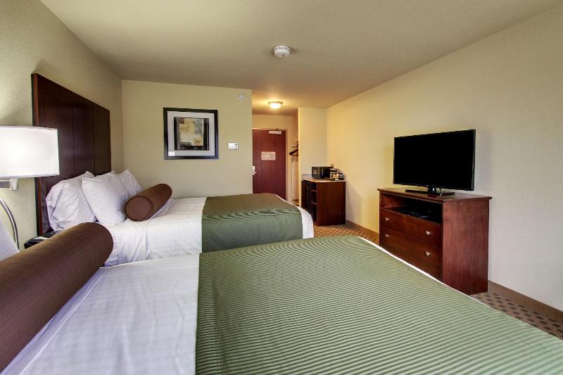 Cobblestone Inn & Suites Eaton - photo 32