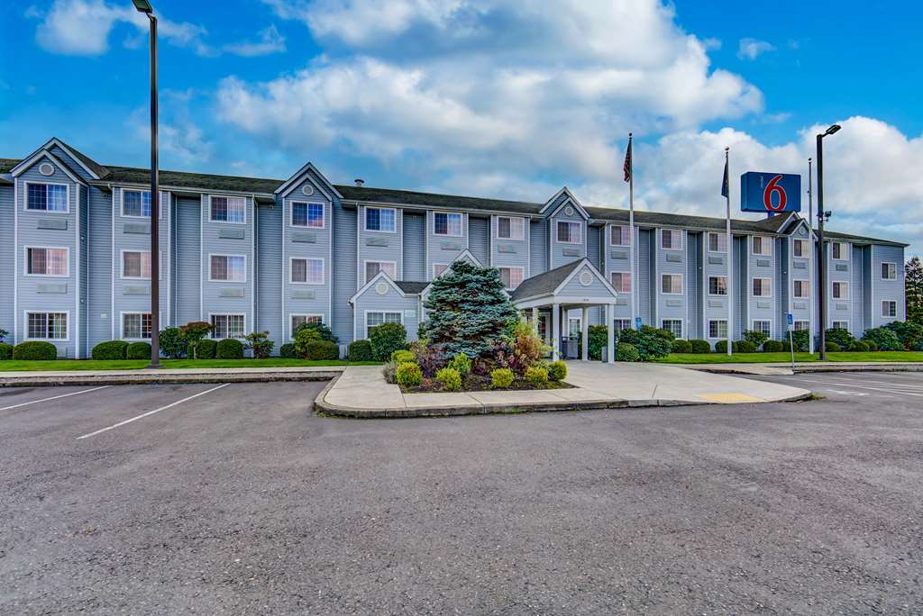 Motel 6 Sutherlin OR - featured photo
