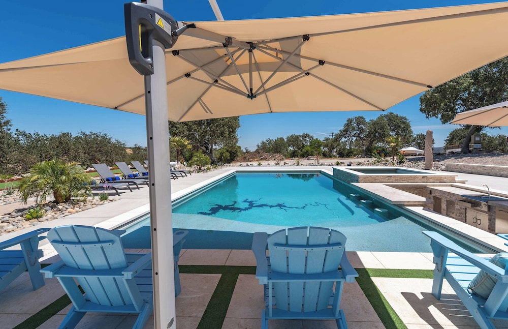 Blue Oak Oasis At Lake Naci — hotel in Bradley