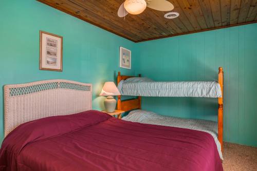 Papas Place by Oak Island Accommodations - photo 16