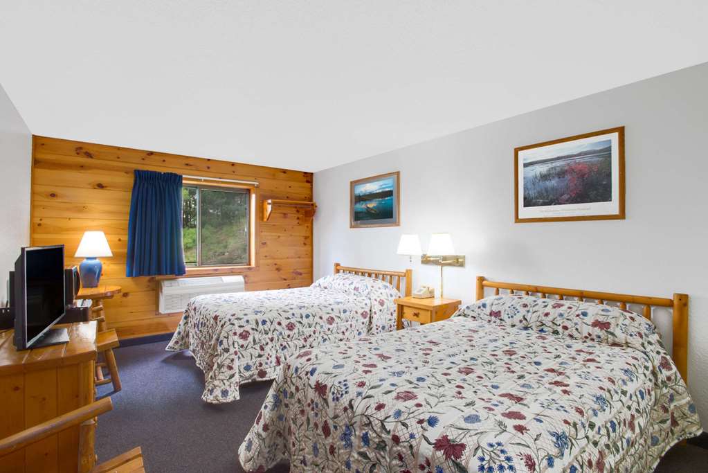 Super 8 by Wyndham Lake George Warrensburg Area - photo 7