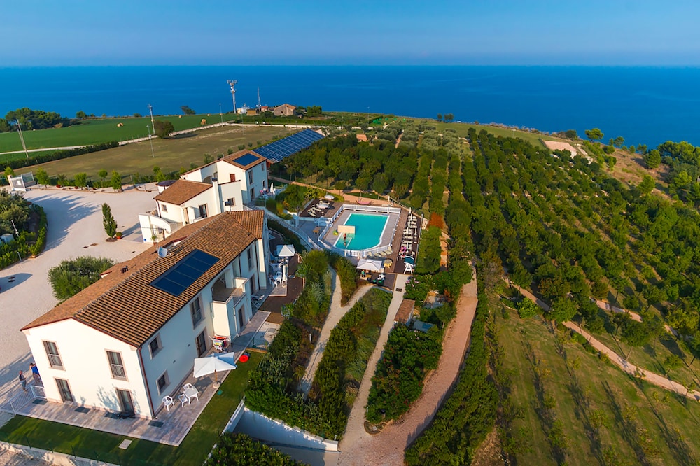 Contea Dei Ciliegi — 4-Star Luxury Hotel in Pedaso, Italy