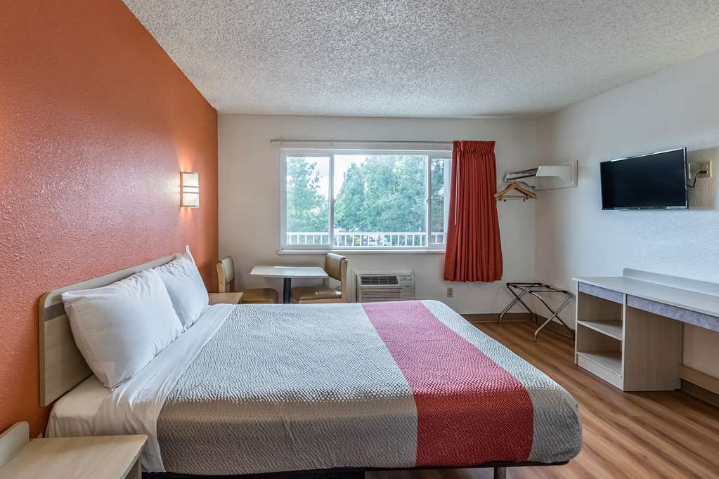 Motel 6 Beaverton OR - photo 15