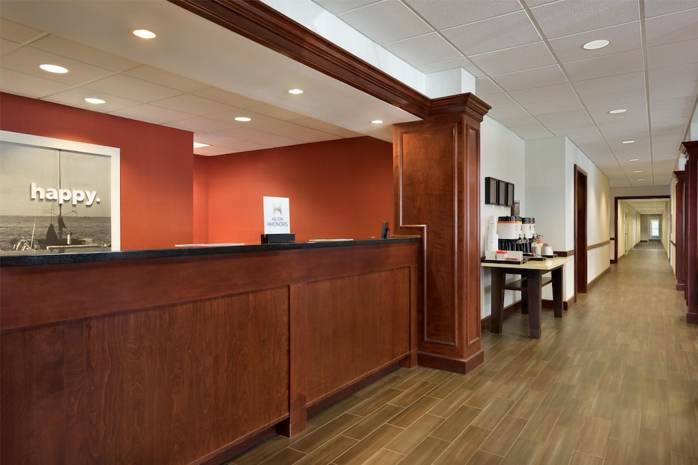 Hampton Inn & Suites Newport Middletown - photo 9