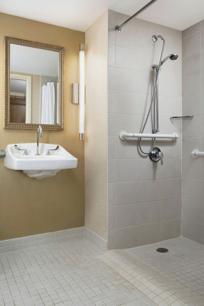 The Lincoln Marriott Cornhusker Hotel - photo 26