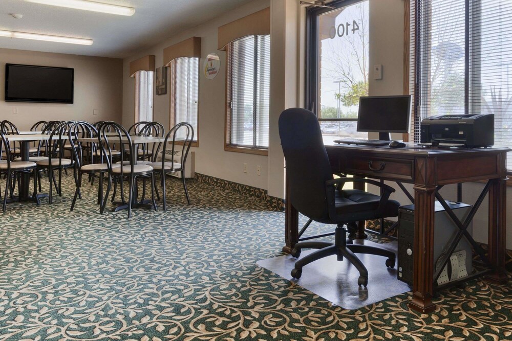 Super 8 by Wyndham Sioux Falls 41st Street - photo 14