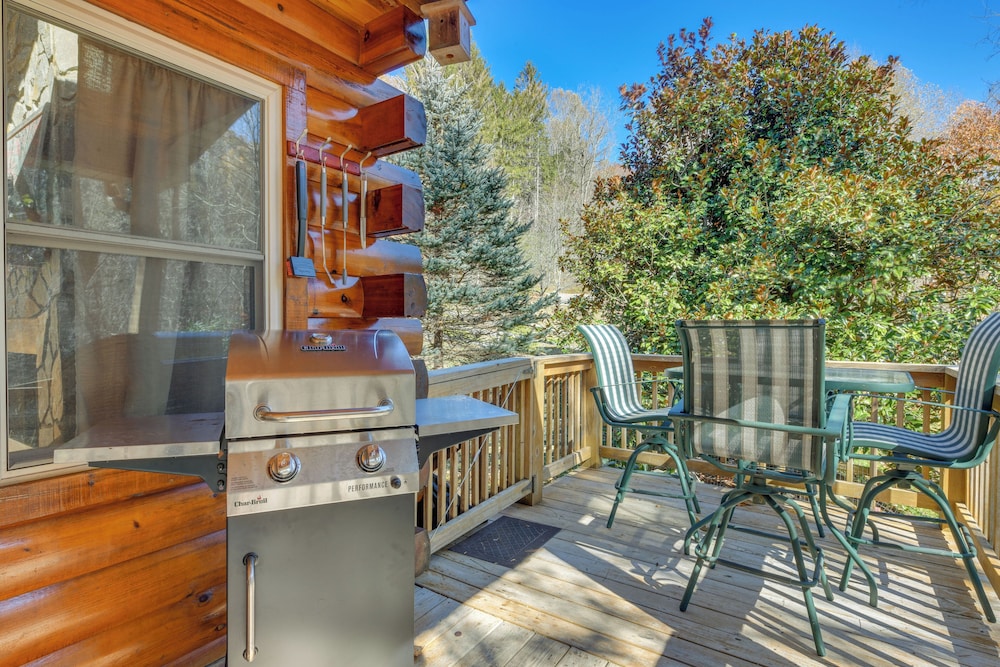 Rustic Cabin on Hemphill Creek w Fire Pit & Grill - photo 9
